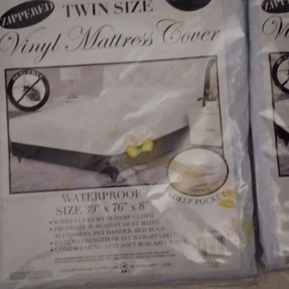 2 Twin Size 39 × 76 Mattress Cover
